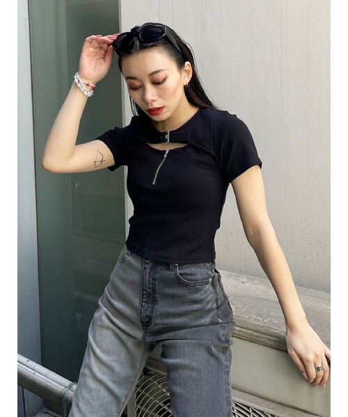 EVRIS（エヴリス）の「バックルデザイントップス（Tシャツ/カットソー・レディース・ブラック/ブルー/ホワイト・FREE）」の8枚目の写真