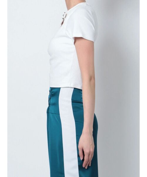 EVRIS（エヴリス）の「バックルデザイントップス（Tシャツ/カットソー・レディース・ブラック/ブルー/ホワイト・FREE）」の9枚目の写真