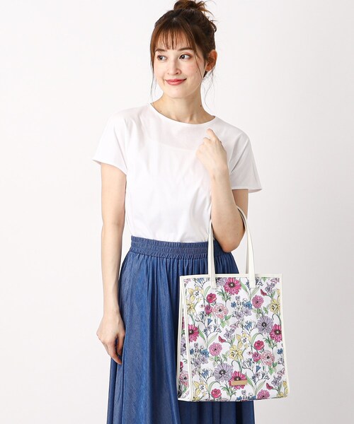 LAURA ASHLEY（ローラアシュレイ）の「【70周年セレブレーティングプリント】ギリー柄 スクエアトートバッグ（トートバッグ・レディース・ホワイト系1/ブルー系5・00）」の7枚目の写真