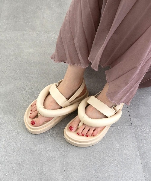 Fabby fabby(ファビィーファビィー)の「トング厚底コンフォートサンダル(サンダル・レディース・オフホワイト/ブラック・MEDIUM/LARGE/SMALL)」の18枚目の写真