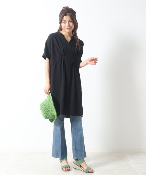 DRESKIP(ドレスキップ)の「◆ウエストタックがすっきり見え さらりスキッパーチュニック(チュニック・レディース・ライトベージュ/イエロー/ブラック・02/03/04)」の18枚目の写真