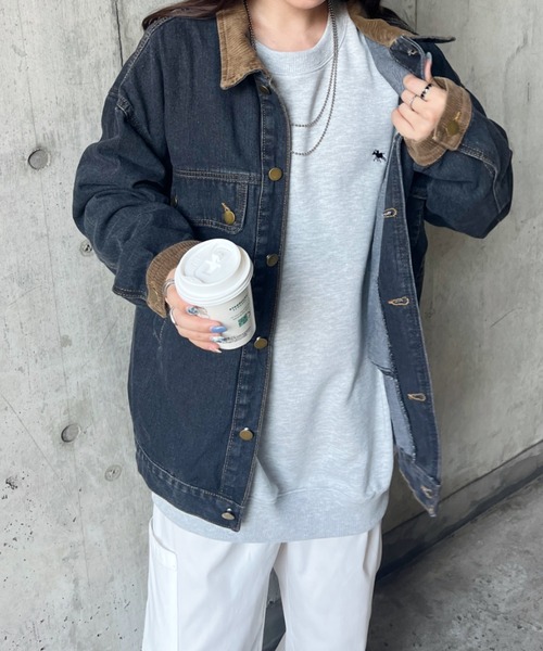 CLEA（クレア）の「コーデュロイ襟切り替え ビッグシルエット デニムジャケット（デニムジャケット・レディース・ブラック/ブルー・M/L）」の7枚目の写真