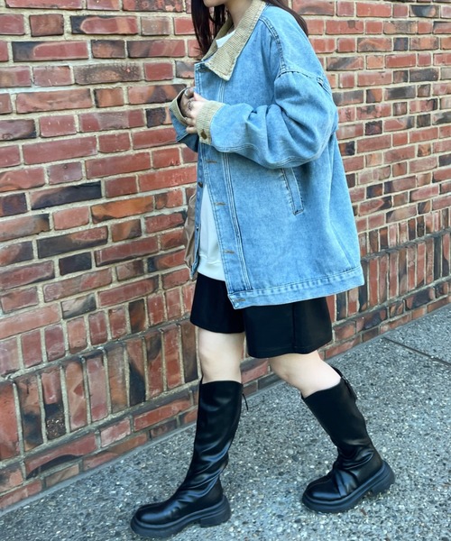 CLEA（クレア）の「コーデュロイ襟切り替え ビッグシルエット デニムジャケット（デニムジャケット・レディース・ブラック/ブルー・M/L）」の22枚目の写真