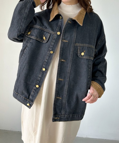 CLEA（クレア）の「コーデュロイ襟切り替え ビッグシルエット デニムジャケット（デニムジャケット・レディース・ブラック/ブルー・M/L）」の9枚目の写真