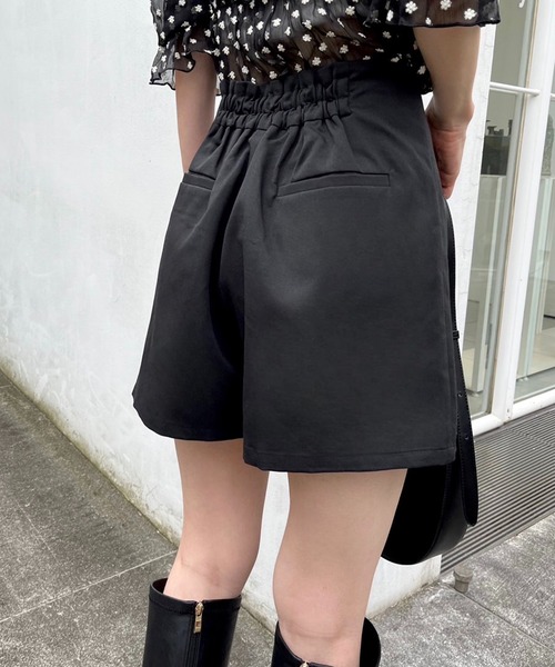優雅な装い♡セットアップにも【CHANEL】ショートパンツ sddefault.jpg
