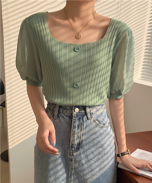 Lilamusant(リラミュゾン)の「/Lilamusant(リラミュゾン)/シアーパフスリーブスクエアネックリブトップス(Tシャツ/カットソー・レディース・ホワイト/ブラック/ピンク/グリーン/アイボリー・FREE)」の5枚目の写真