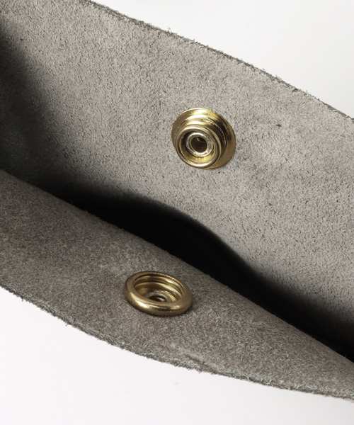 HERITAGE LEATHER(ヘリテージレザー)の「【HERITAGE LEATHER / ヘリテイジレザー】別注 SUEDE SACOCHE(ショルダーバッグ・メンズ・ブラウン系その他/グレー・FREE)」の12枚目の写真