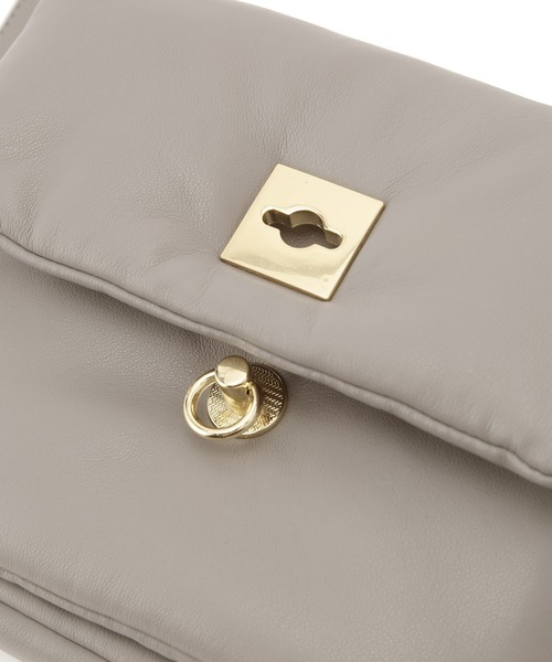 ROPE' PICNIC（ロペピクニック）の「パディングアシンメトリーチェーンミニショルダーバッグ（ショルダーバッグ・レディース・ブラック/グレー・FREE）」の9枚目の写真