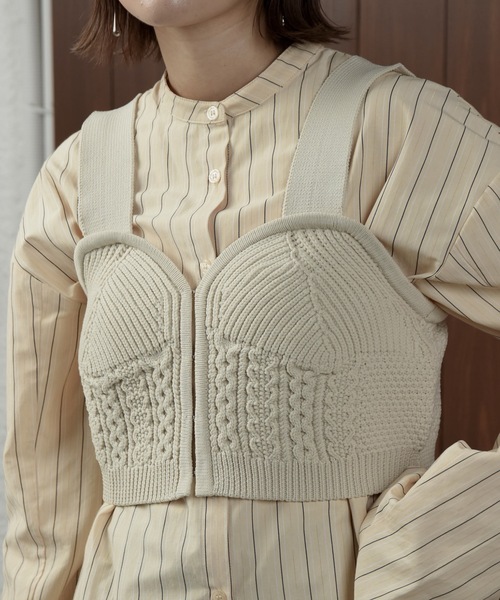 lawgy（ラウジー）の「front hook knit bustier / フロント