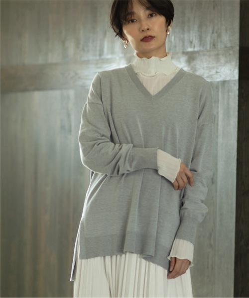 OPAQUE.CLIP（オペークドットクリップ）の「◆リラクシーVネックニット【洗濯機洗い可／UVケア】（ニット/セーター・レディース・ボルドー/ベージュ系その他2/グレー/ブラック・38/40/36/42）」の5枚目の写真