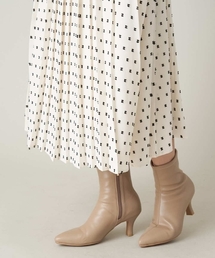 ポインテッドトゥストレッチブーツ