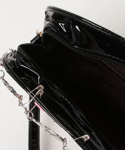 NOVESSEL（ノベセル）の「『NOVESSEL/ノベセル』クロスハートデザインショルダーバッグ【Y】【CN】（ショルダーバッグ・レディース・ブラック・FREE）」の4枚目の写真