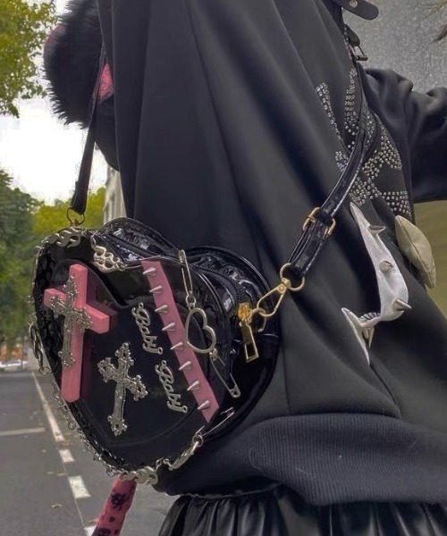 NOVESSEL（ノベセル）の「『NOVESSEL/ノベセル』クロスハートデザインショルダーバッグ【Y】【CN】（ショルダーバッグ・レディース・ブラック・FREE）」の13枚目の写真