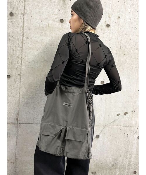 EMODA（エモダ）の「テックナイロンバッグ（ハンドバッグ・レディース・グレー/ブラック・FREE）」の8枚目の写真