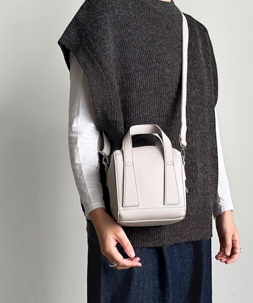 AT CREATION（アットクリエイション）の「EM:AT CREATION シスタス　2WAY　ボストンバッグ　軽量（ショルダーバッグ・レディース・カーキ/ブラック/ベージュ/ライトグレー・FREE）」の3枚目の写真