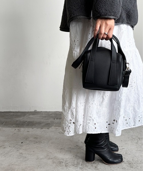 AT CREATION（アットクリエイション）の「EM:AT CREATION シスタス　2WAY　ボストンバッグ　軽量（ショルダーバッグ・レディース・カーキ/ブラック/ベージュ/ライトグレー・FREE）」の2枚目の写真