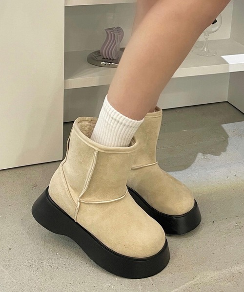 shopnikoniko(ショップニコニコ)の「厚底 ムートンブーツ トラックソール ショートブーツ もこもこ(ブーツ・レディース・ブラック/ベージュ/ブラウン系その他・M/LL/S/L)」の3枚目の写真