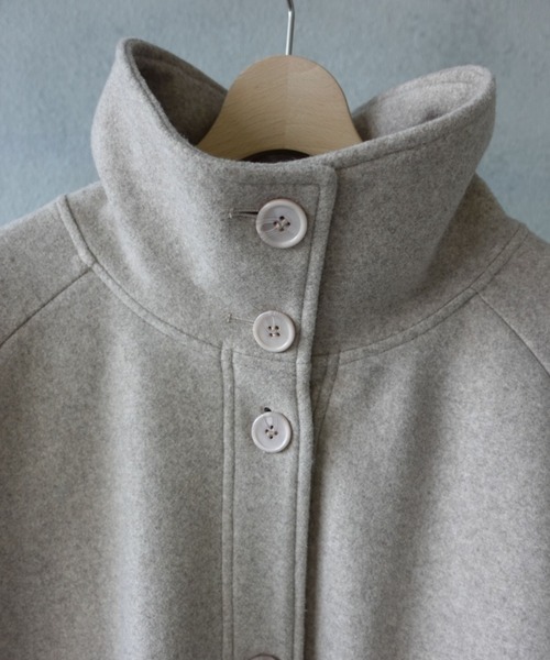 Libra Cue（リブラ キュー）の「ハイネックボリュームロングコート（その他アウター・レディース・ブラック/ベージュ・FREE）」の8枚目の写真