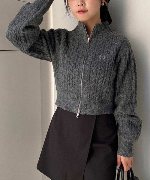 one after another NICE CLAUP（ワンアフターアナザーナイスクラップ）の「ワンポイント刺繍/ダブルジップアップケーブルニット（ニット/セーター・レディース・アイボリー/グレー/チャコールグレー/ベージュ/ピンク・FREE）」の10枚目の写真