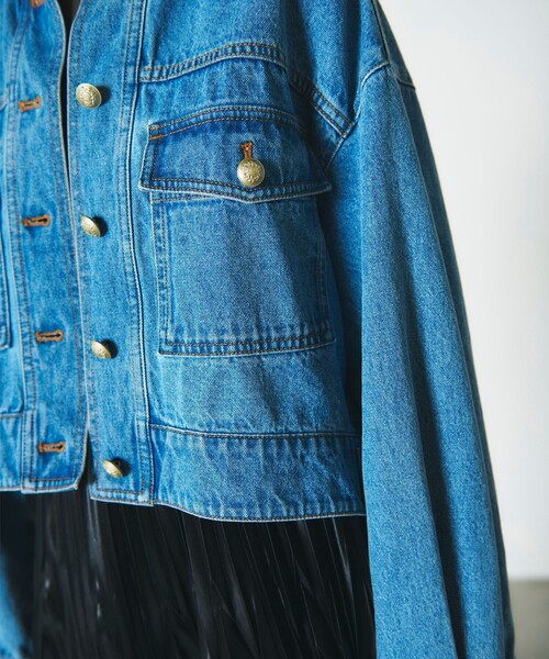 GRACE CONTINENTAL（グレースコンチネンタル）の「メタル釦デニムジャケット（デニムジャケット・レディース・インディゴブルー/ホワイト・36）」の4枚目の写真