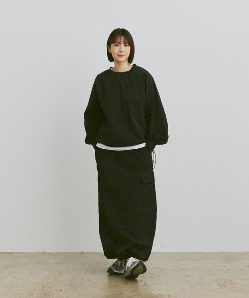 flaner(フラネ)の「Loose nylon long skirt / ルーズナイロンロングスカート(スカート・レディース・ブラック/ネイビー・MEDIUM/SMALL)」の11枚目の写真