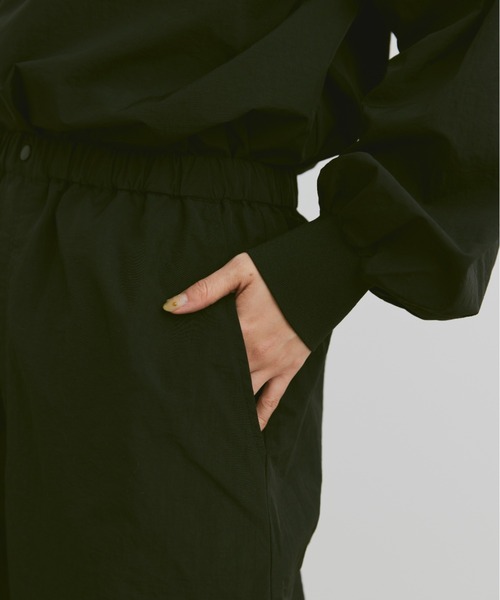 flaner(フラネ)の「Loose nylon long skirt / ルーズナイロンロングスカート(スカート・レディース・ブラック/ネイビー・MEDIUM/SMALL)」の10枚目の写真