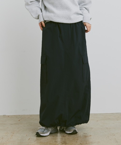 flaner(フラネ)の「Loose nylon long skirt / ルーズナイロンロングスカート(スカート・レディース・ブラック/ネイビー・MEDIUM/SMALL)」の20枚目の写真