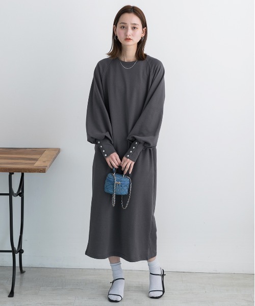 ad thie(アドティエ)の「ボタンデザイン ボリュームスリーブワンピース(ワンピース・レディース・ブルー/オートミール/チャコール・FREE)」の4枚目の写真