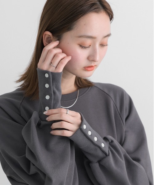 ad thie(アドティエ)の「ボタンデザイン ボリュームスリーブワンピース(ワンピース・レディース・ブルー/オートミール/チャコール・FREE)」の9枚目の写真