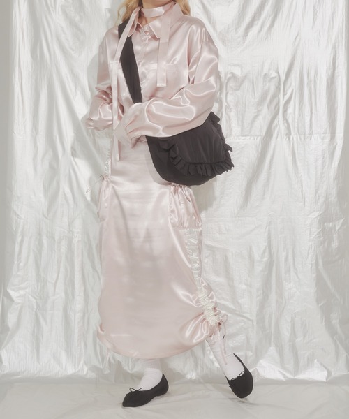 WC(ダブル シー)の「フリルパテッドショルダーバッグ(ショルダーバッグ・レディース・アイボリー/ブラック・FREE)」の3枚目の写真