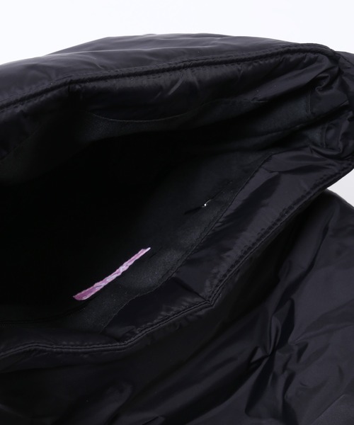 WC(ダブル シー)の「フリルパテッドショルダーバッグ(ショルダーバッグ・レディース・アイボリー/ブラック・FREE)」の11枚目の写真