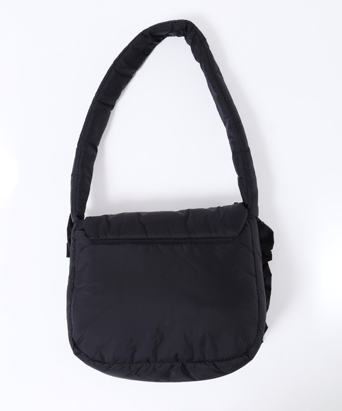 WC(ダブル シー)の「フリルパテッドショルダーバッグ(ショルダーバッグ・レディース・アイボリー/ブラック・FREE)」の12枚目の写真