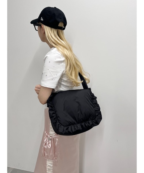 WC(ダブル シー)の「フリルパテッドショルダーバッグ(ショルダーバッグ・レディース・アイボリー/ブラック・FREE)」の14枚目の写真