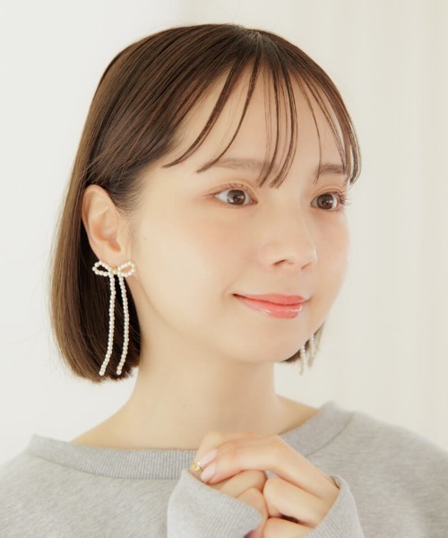 flower（フラワー）の「ドロップリボンピアス（ピアス（片耳用）・レディース・ホワイト・FREE）」の2枚目の写真