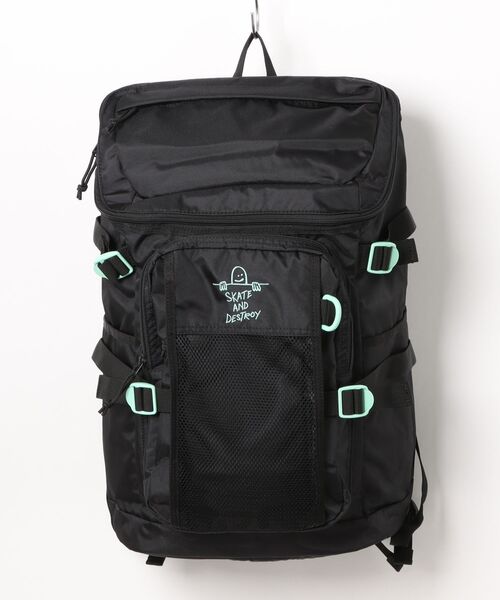 THRASHER(スラッシャー)の「GONZ BACKPACK 30L/スラッシャーノートパソコン収納可能撥水加工ジップフラップデザインバッグパックリュックサック(バックパック/リュック・メンズ・ブラック×ホワイト/ブラック×ブラック/ブラック×グリーン・FREE)」の2枚目の写真