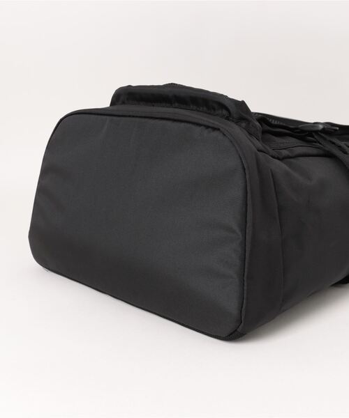 THRASHER(スラッシャー)の「GONZ BACKPACK 30L/スラッシャーノートパソコン収納可能撥水加工ジップフラップデザインバッグパックリュックサック(バックパック/リュック・メンズ・ブラック×ホワイト/ブラック×ブラック/ブラック×グリーン・FREE)」の11枚目の写真