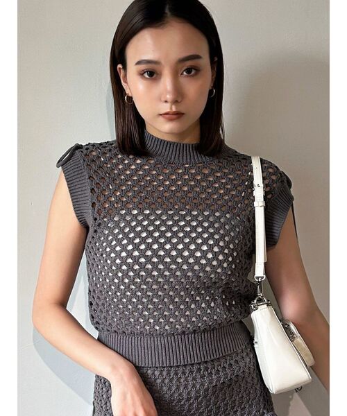 EMODA（エモダ）の「【WEB限定】ポイントリボンクロシェトップ（タンクトップ・レディース・グレー/オレンジ/ホワイト/ブラック・FREE）」の3枚目の写真