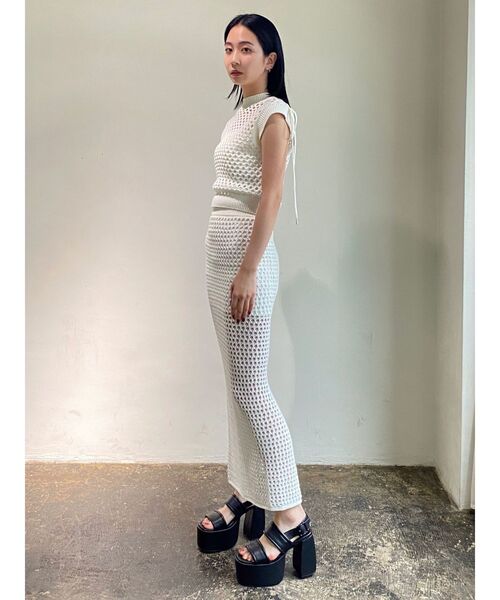 EMODA（エモダ）の「【WEB限定】ポイントリボンクロシェトップ（タンクトップ・レディース・グレー/オレンジ/ホワイト/ブラック・FREE）」の15枚目の写真