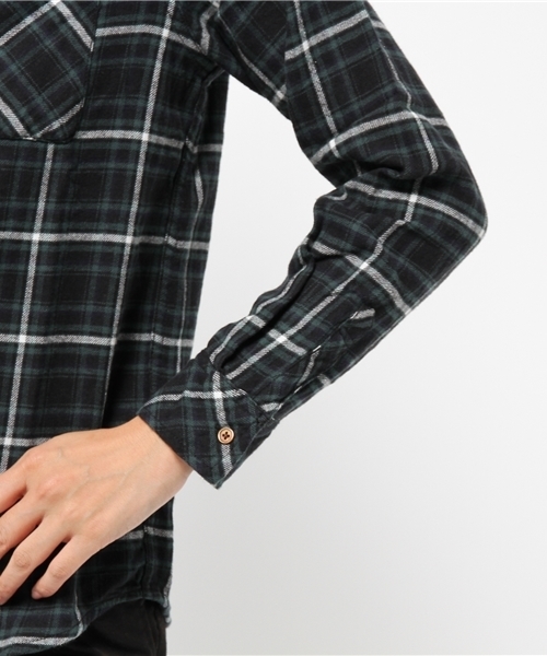 earth music&ecology（アースミュージックアンドエコロジー）の「ネルチェックシャツ（シャツ/ブラウス・レディース・ブラック/グリーン/イエロー/レッド・LARGE/MEDIUM）」の15枚目の写真