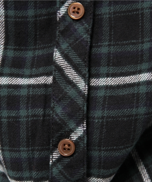 earth music&ecology（アースミュージックアンドエコロジー）の「ネルチェックシャツ（シャツ/ブラウス・レディース・ブラック/グリーン/イエロー/レッド・LARGE/MEDIUM）」の17枚目の写真