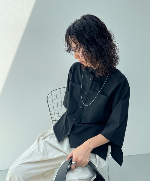 y/m(イム)の「ブロードハーフスリーブクロップドシャツ(シャツ/ブラウス・レディース・ブラック/ブルー/ホワイト・FREE)」の2枚目の写真