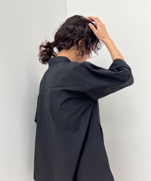 y/m(イム)の「ブロードハーフスリーブクロップドシャツ(シャツ/ブラウス・レディース・ブラック/ブルー/ホワイト・FREE)」の7枚目の写真