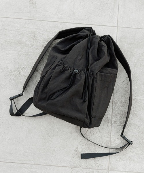 LAKOLE（ラコレ）の「ドロストリュック / 117900（バックパック/リュック・メンズ・ブラック/グレー/ベージュ/アイボリー・FREE）」の2枚目の写真