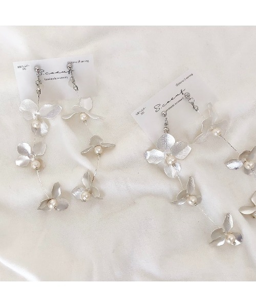tone(トーン)の「【S.coeuf】【S.coeuf】金属アレルギー対応ピアス 揺れる変形花びら×チェーン(MA)(ピアス(両耳用)・レディース・シルバー/ゴールド・FREE)」の7枚目の写真