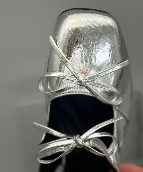 ANOTHER S（アナザーエス）の「メタリックバレエコアリボンサンダル（サンダル・レディース・ブラック/シルバー・37/38/39）」の8枚目の写真