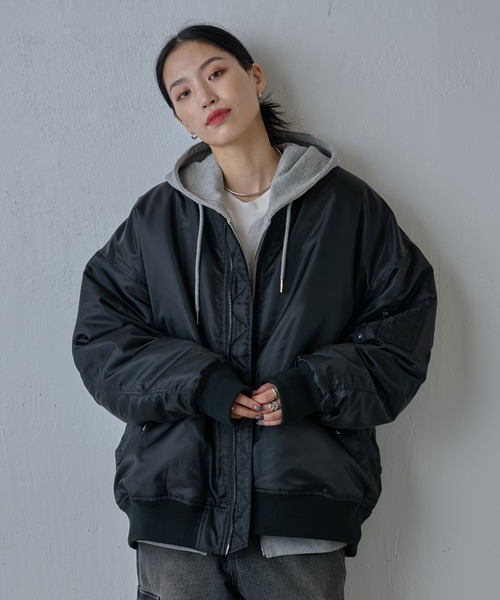 COLONY 2139（コロニートゥーワンスリーナイン）の「ダブルジップ中綿MA-1（MA-1・メンズ・ブラック/カーキ・MEDIUM/LARGE）」の7枚目の写真