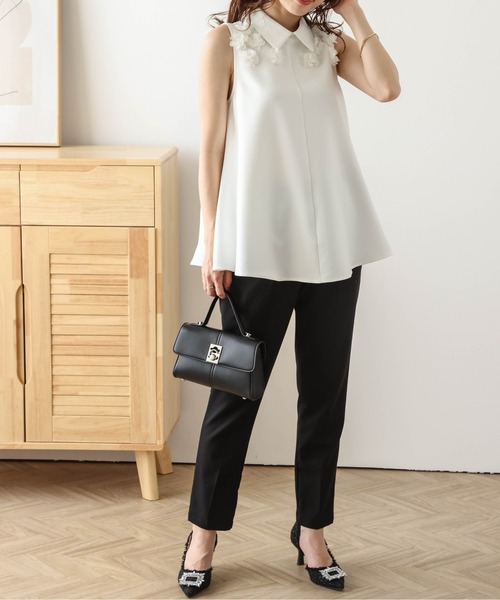 AMELY(エミリー)の「フラワーモチーフAライントップス(Tシャツ/カットソー・レディース・ブラック/ホワイト・L/M)」の3枚目の写真
