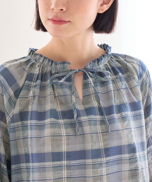 Viola e Viola(ヴィオラエヴィオラ)の「華やかチェック柄カフタンブラウス(シャツ/ブラウス・レディース・イエロー/ブルー/ブラウン・L/M/3L/LL)」の8枚目の写真