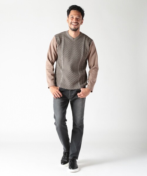 MEN'S BIGI(メンズビギ)の「ニット×フェイクスエードVネックカットソー(Tシャツ/カットソー・メンズ・ブラウン/ブラック/グレー・01/02/03)」の22枚目の写真