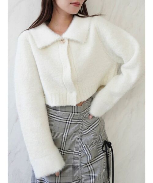 dazzlin(ダズリン)の「ラペルファーショートカーディガン(カーディガン/ボレロ・レディース・パープル/チャコールグレー/オフホワイト・FREE)」の2枚目の写真